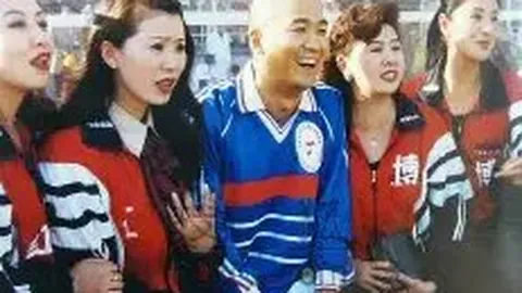 “六载荣归再战德比巅峰！张外龙临危受命，重庆足球传奇再现，冯峰英雄败者亦无悔！”