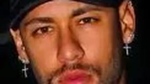 李国旭荣耀时刻！大连英博成功保级获官方点赞，热议热潮席卷而来！