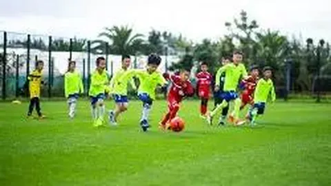 萧亚轩上月遭狗咬伤，今日终于康复出院